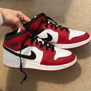 Authentic Air Jordan 1 mid Chicago